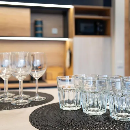 Picasso - Free Parking Place